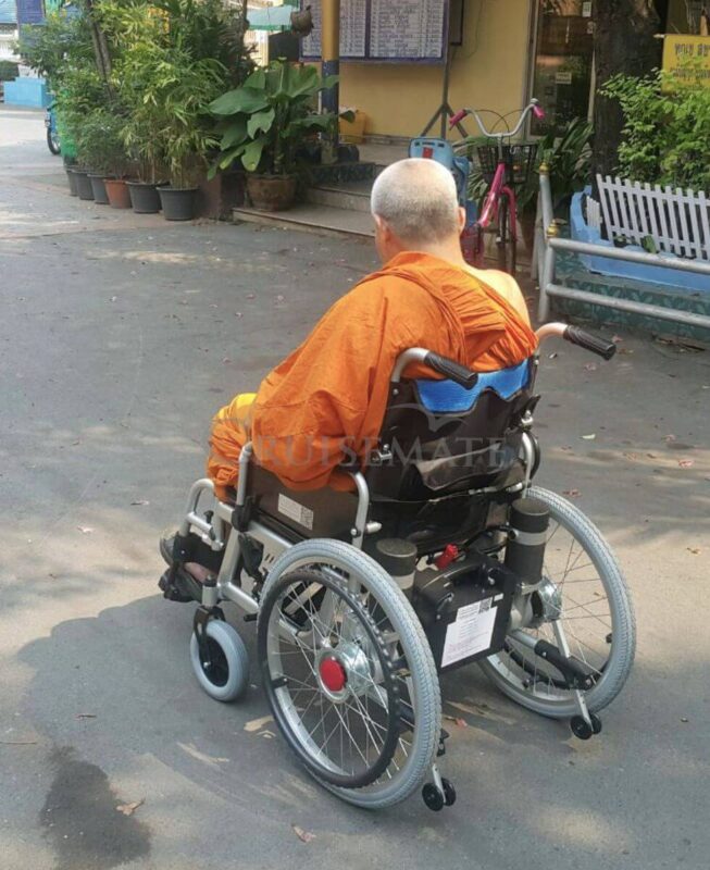 รีวิวลูกค้ารถเข็นไฟฟ้า-พระ2